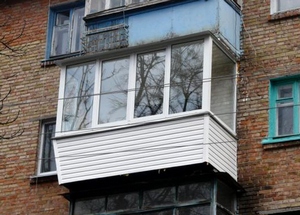В Новотроицке беременная сорвалась с балкона